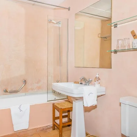 Historica House With Pool Free Wifi